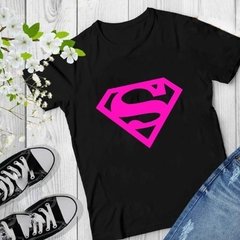 Remera “súpergirl” en internet