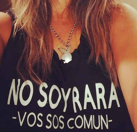 Musculosa "No soy rara"