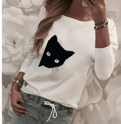 Remera manga larga “cat" cuello a la base