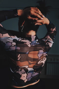 Imagen de CROPTEE MANGA LARGA TUL NOCHE