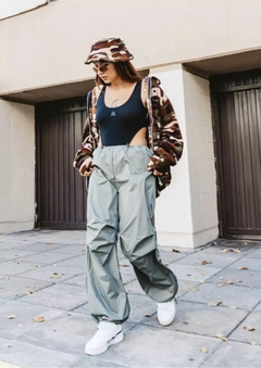 PANTALON PARACHUTE KANYE GREY
