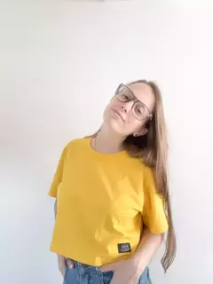 REMERA CROP SUSAN AMARILLO - comprar online