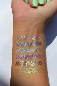 PRESSED GLITTER en internet