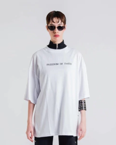 REMERA FREEDOM OF FAITH BLANCO - comprar online