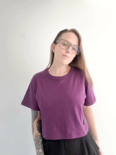 REMERA CROP SUSAN MORA - TIENDA FLUO