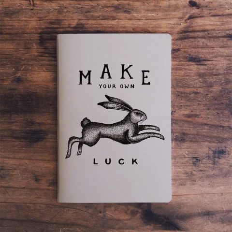 cuaderno conejo gris