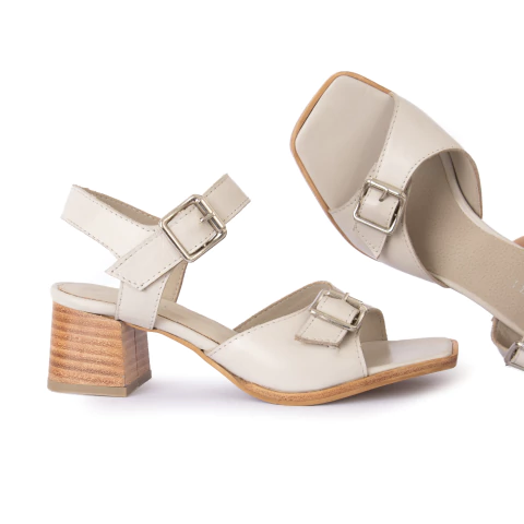 Sandalia Aura en cuero liso - comprar online