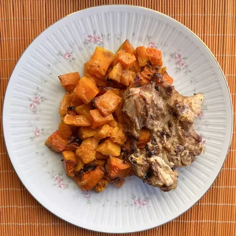 Muslo deshuesado a la plancha con calabacitas al horno (sin sal) - comprar online