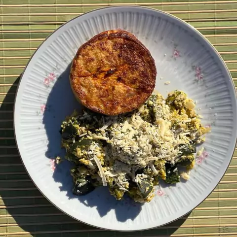 Budin de Atun con Revuelto de Zapallitos