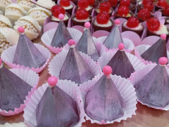 Mini Trufa Pirâmide Chocolate - Sabores Diversos - Cor: Rosa