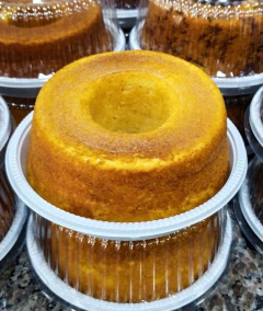 Mini Bolo Caseiro - Sabores Sortidos - 300g a 400g (Aprox.) na internet