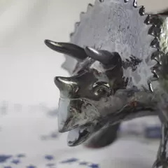 Maceta de ceramica Dinosaurio Triceratops en internet