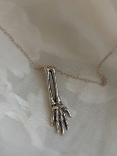 Joya amuleto: Dije mano esqueleto collar - comprar online