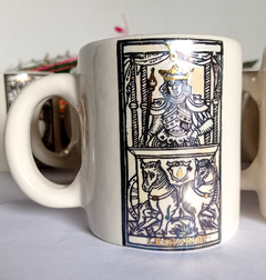 Taza Tarot de ceramica, Base Blanca con tornasol y oro
