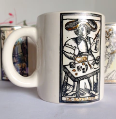 Imagen de Taza Tarot de ceramica, Base Blanca, con tornasol y oro