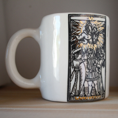 Taza Tarot de ceramica, Base Blanca con tornasol y oro en internet