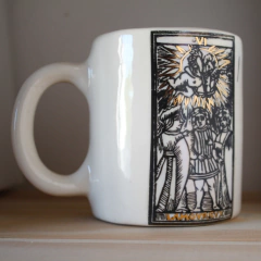 Taza Tarot de ceramica, Base Blanca, con tornasol y oro - Astral Objetos cerámica