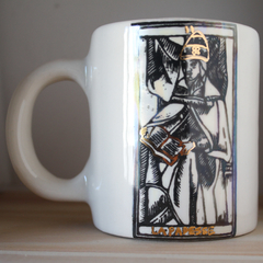 Taza Tarot de ceramica, Base Blanca con tornasol y oro