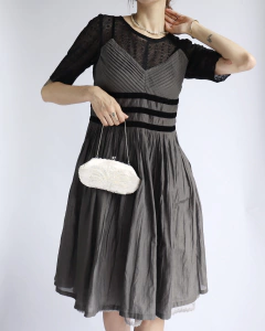 Bolsinha de cetim bordada Hertford - comprar online