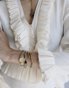 Camisa Carolina Herrera na internet