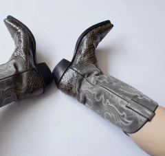 Bota Western Tony Mora na internet