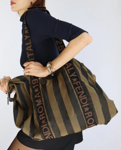 BOLSA FENDI NYLON PEQUIN BAG - comprar online