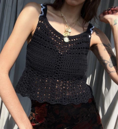 Blusa de crochê preta na internet