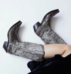 Bota Western Tony Mora na internet