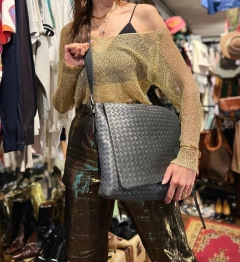 Bottega Veneta Max Cobble Messenger - comprar online
