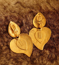 Brinco Vintage YSL by Robert Goossens na internet