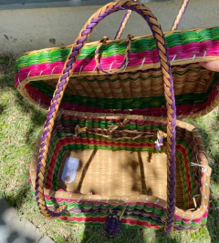 Bolsa baú de palha natural colorida