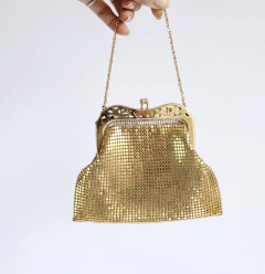 Bolsinha dourada Sade Upcycling - Frou Frou Vintage – Vintage Store
