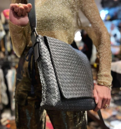 Bottega Veneta Max Cobble Messenger en internet