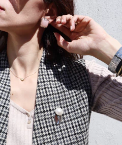 Imagem do Broche Ferragamo Vintage