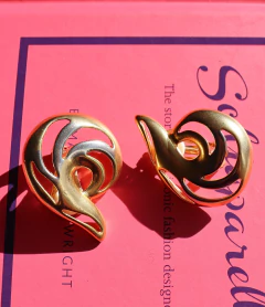 Image of Vintage dual-tone clip on earring
