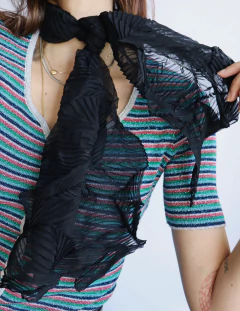 Lenço plissado preto - comprar online