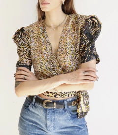 Blusa envelope Tilty