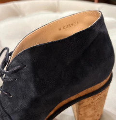 Botas Chanel CC Toe Lace Up 36 - Frou Frou Vintage – Vintage Store