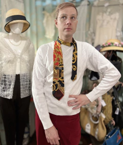 Malha de tricô Yves Saint Laurent na internet
