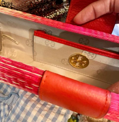 Clutch Tory Burch na internet