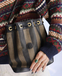 Bolsa Bucket Fendi 90’s - loja online