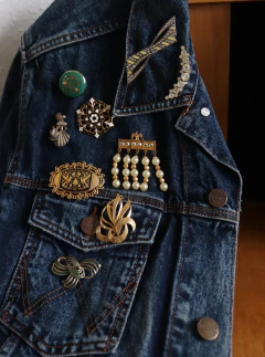 Broche Odete Vintage na internet