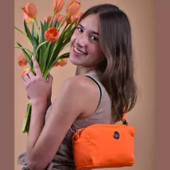 ANA NARANJA NEÓN en internet
