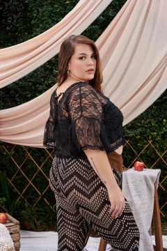 BLUSA HIERBAS ENCAJE NEGRA