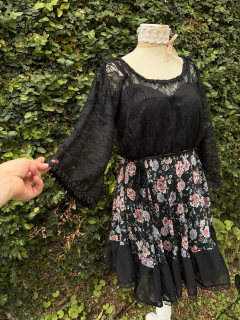 VESTIDO HORTENSIA NEGRO CORTO FLORES - CAROLA CORNEJO BOUTIQUE SUSTENTABLE