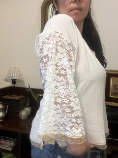 Blusa Paloma Crepe y Encaje - CAROLA CORNEJO BOUTIQUE SUSTENTABLE