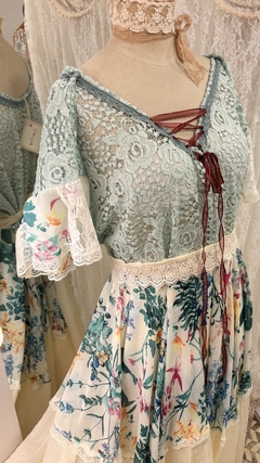 VESTIDO ALISO GUIPURE BOTANICO - CAROLA CORNEJO BOUTIQUE SUSTENTABLE