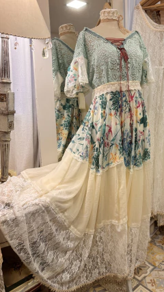 VESTIDO ALISO GUIPURE BOTANICO en internet