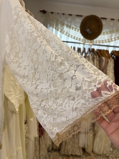 Imagen de Blusa Paloma Crepe y Encaje