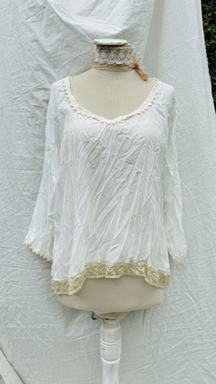 BLUSA BLANCA GALÓN ORO